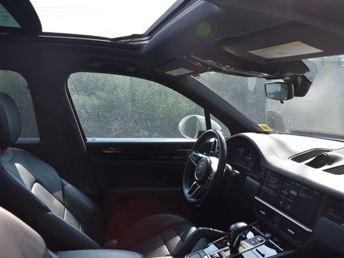 Used 2020 Porsche Cayenne AWD/4WD image 20