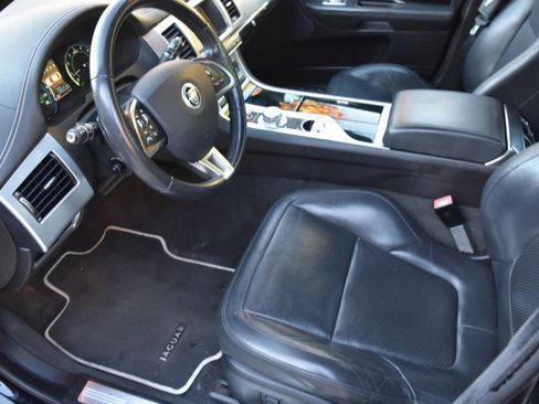Used 2013 Jaguar XF 3.0 image 33