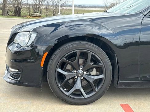 Used 2022 Chrysler 300 Touring L w/ Popular Equipment Group image 5