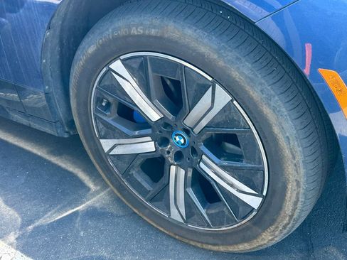 Used 2024 BMW iX xDrive50 w/ Sport Package AWD/4WD image 3