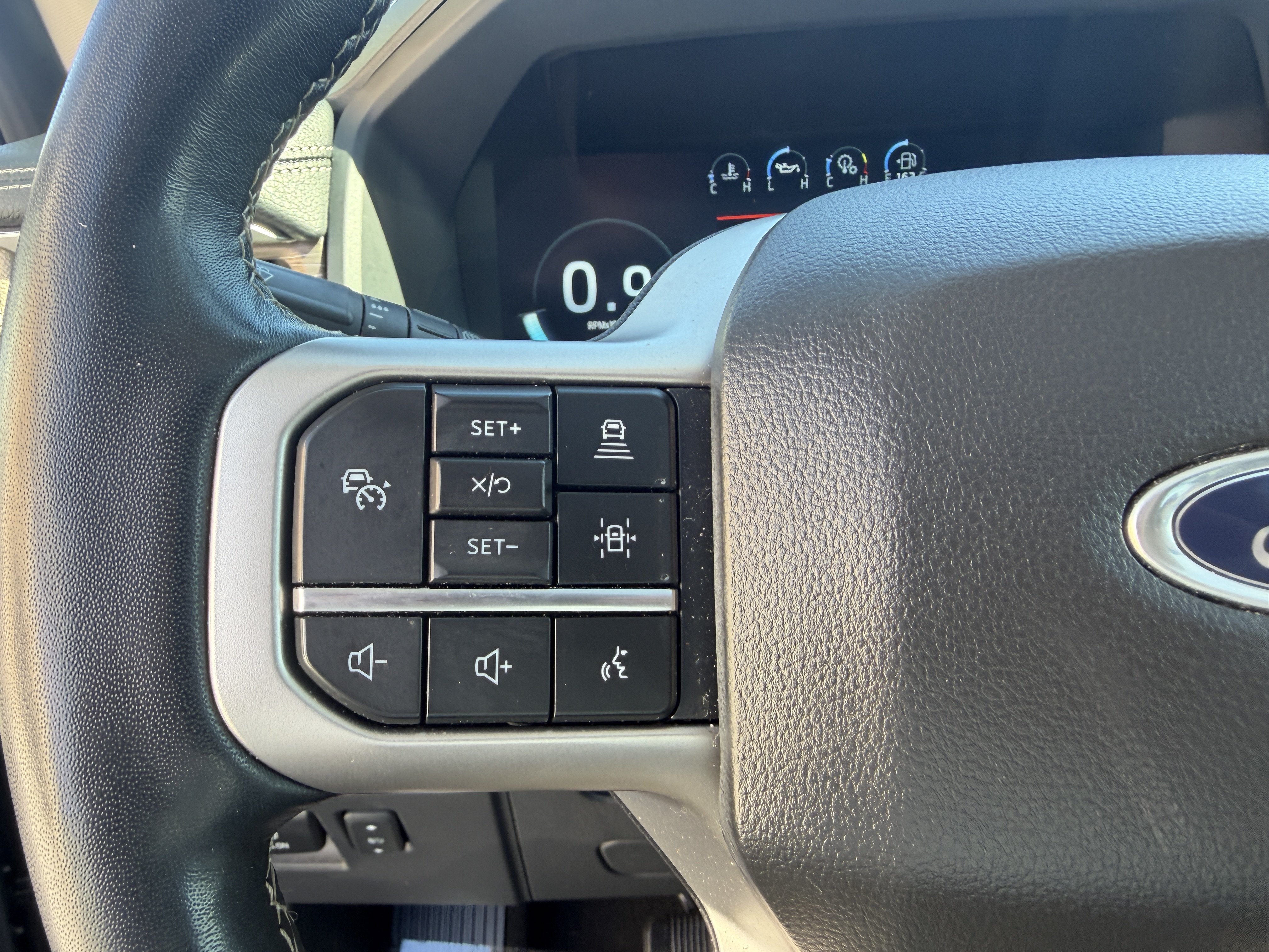 Used 2023 Ford Expedition Limited AWD/4WD image 31