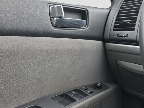 Used 2007 Nissan Sentra 2.0 S FWD image 11