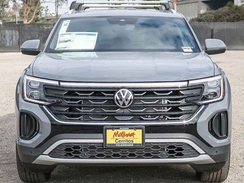 New 2026 Volkswagen Atlas Cross Sport SE FWD image 2