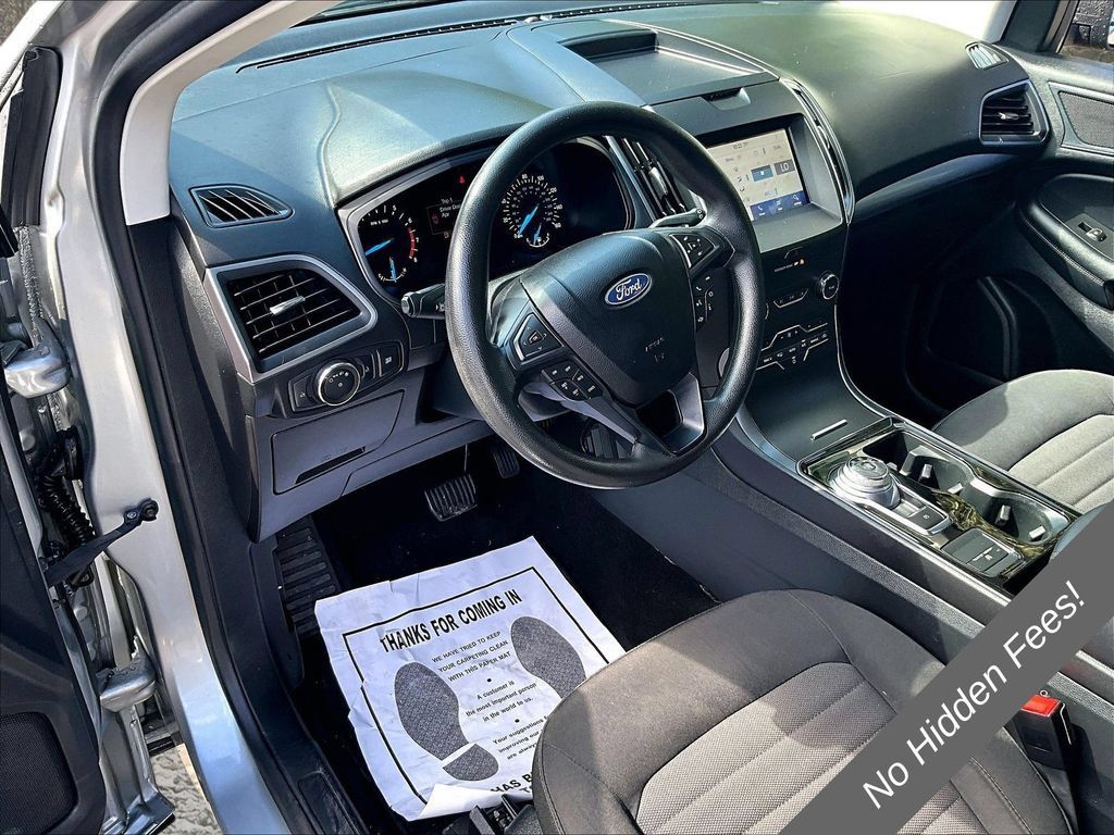 Used 2020 Ford Edge SE FWD image 11