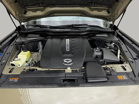 Used 2025 MAZDA CX-70 Plug-In Hybrid w/ Premium Plus AWD/4WD image 13