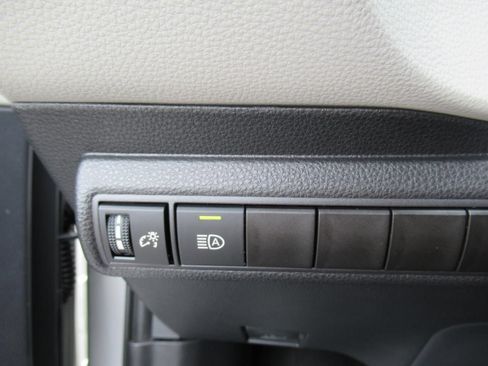 Used 2025 Toyota Corolla LE FWD image 20