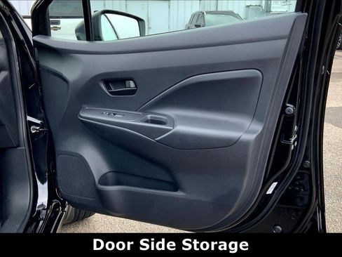 Used 2022 Nissan Versa S image 25