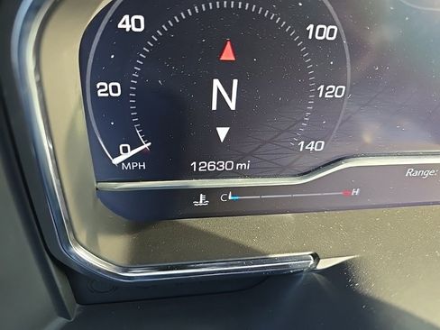 Used 2025 GMC Sierra 2500 AT4 w/ AT4 Premium Plus Package image 12