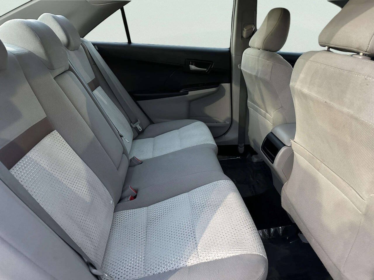 Used 2012 Toyota Camry LE FWD image 15