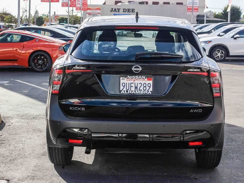 Certified 2025 Nissan Kicks S image 8