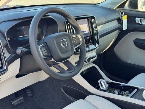 New 2026 Volvo XC40 B5 Plus w/ Protection Package Premier image 19