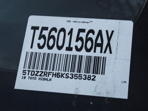 Used 2019 Toyota Highlander LE image 30