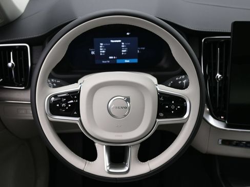 New 2026 Volvo XC90 T8 Ultra w/ Protection Package Premier AWD/4WD image 17