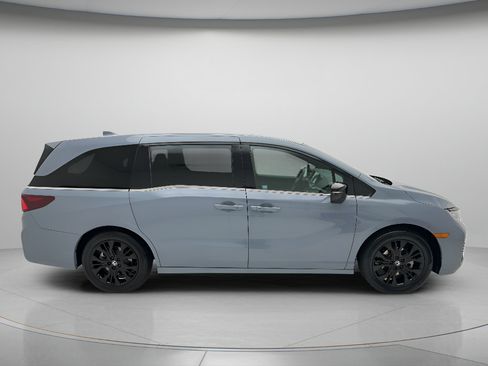 Used 2025 Honda Odyssey Sport-L image 4