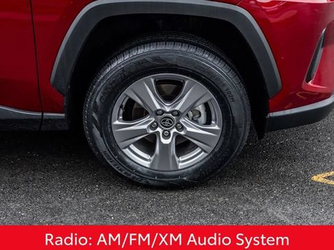 Used 2025 Toyota RAV4 XLE AWD/4WD image 9