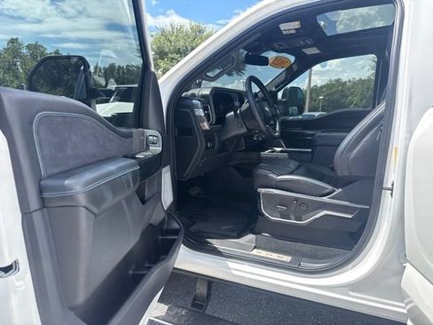 Certified 2025 Ford F250 Platinum w/ FX4 Off-Road Package AWD/4WD image 14
