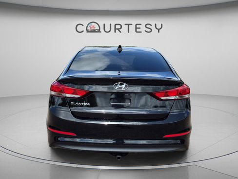 Used 2018 Hyundai Elantra SEL FWD image 4