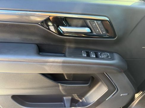 Used 2025 Chevrolet Tahoe RST w/ Comfort Package RWD image 32