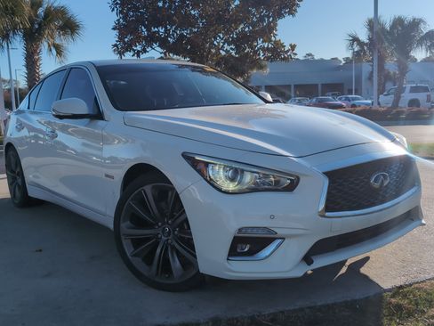 Used 2018 INFINITI Q50 Luxe image 2