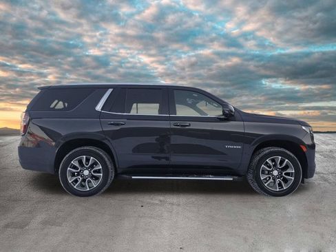 Used 2022 Chevrolet Tahoe LT w/ Luxury Package image 12