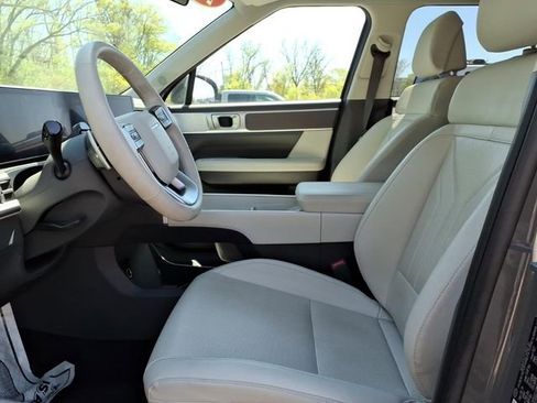 Used 2025 Hyundai Santa Fe SEL FWD image 18