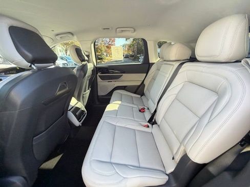 New 2026 Lincoln Nautilus Premier image 12