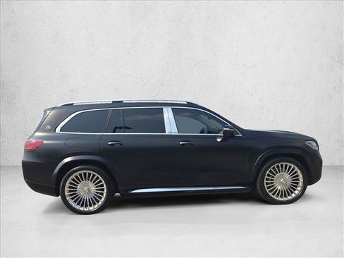 Used 2025 Mercedes-Benz Maybach GLS 600 4MATIC image 4