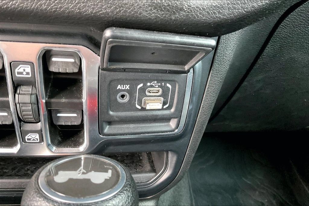 Used 2024 Jeep Wrangler Unlimited Sport AWD/4WD image 32