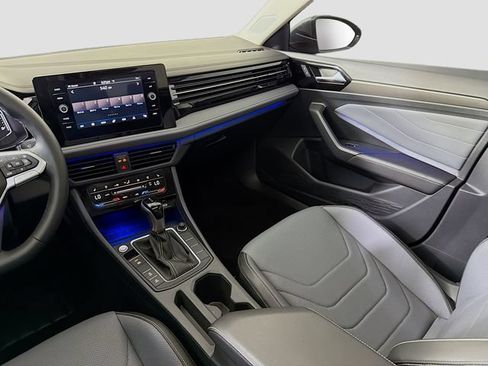 Certified 2025 Volkswagen Jetta SEL FWD image 25