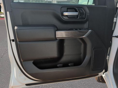 Used 2021 Chevrolet Silverado 1500 LTZ RWD image 8