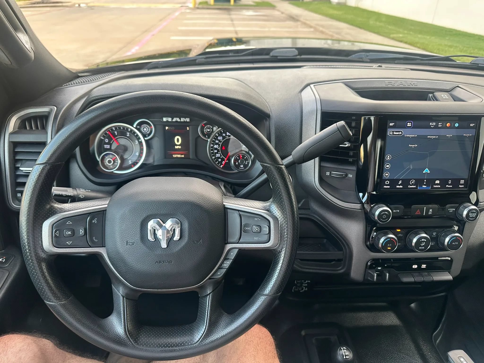 Used 2024 RAM 3500 Tradesman w/ Chrome Appearance Group AWD/4WD image 36