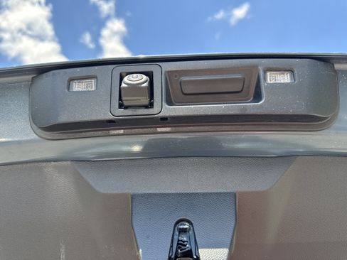 Used 2024 Buick Encore GX Avenir w/ Avenir Convenience Package AWD/4WD image 21