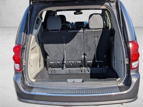 Used 2018 Dodge Grand Caravan SXT FWD image 5