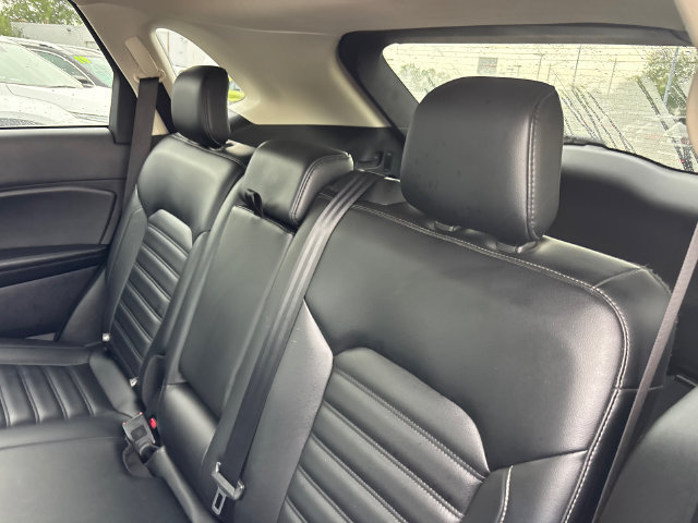 Used 2022 Ford Edge SEL w/ Convenience Package AWD/4WD image 3