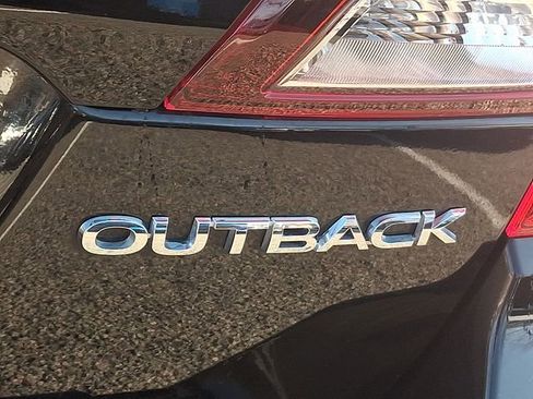 Used 2018 Subaru Outback 2.5i Premium image 30