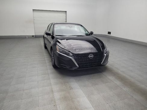 Used 2024 Nissan Altima 2.5 SV image 13