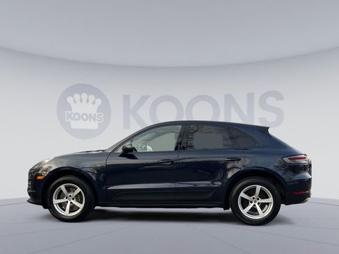 Used 2021 Porsche Macan w/ Premium Package image 2