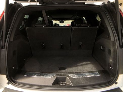Certified 2022 Cadillac Escalade Premium Luxury image 33