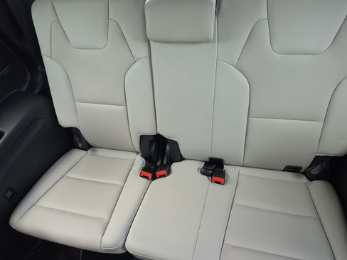 Used 2022 Kia Telluride S FWD image 17