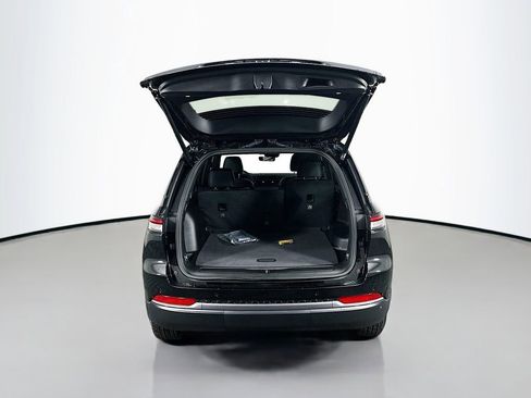 New 2026 Jeep Grand Cherokee Altitude image 16