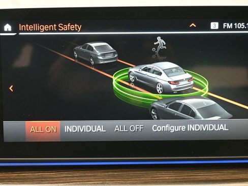 Used 2023 BMW 540i xDrive w/ Premium Package image 16