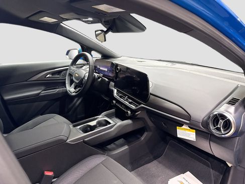 New 2026 Chevrolet Equinox EV LT w/ Comfort Package image 34