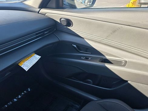 Certified 2025 Hyundai Elantra Sport image 17