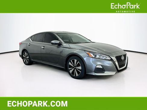 Used 2022 Nissan Altima 2.5 SV w/ SV Premium Package FWD image 1