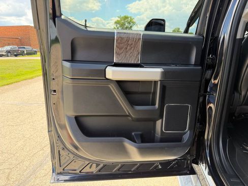 Used 2019 Ford F250 Lariat w/ Lariat Ultimate Package AWD/4WD image 35