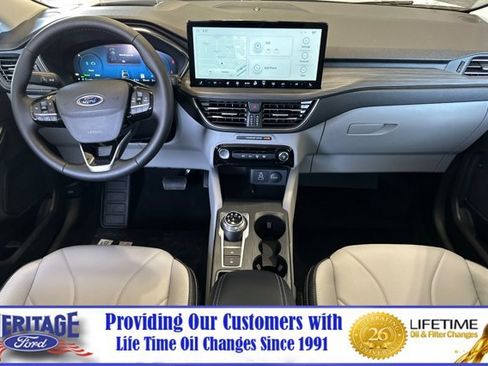 New 2025 Ford Escape SE w/ PHEV Premium Package FWD image 10