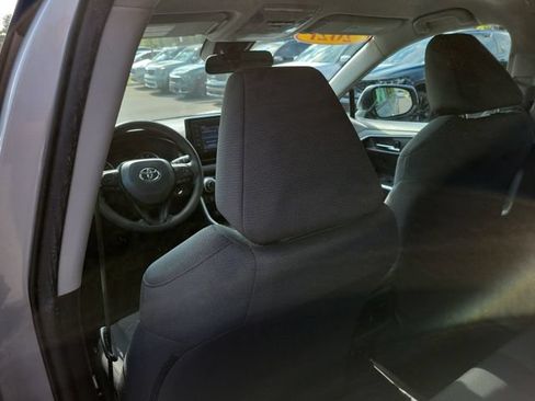 Used 2021 Toyota RAV4 XLE FWD image 19