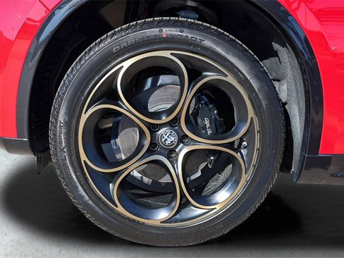 New 2025 Alfa Romeo Stelvio Sprint image 25