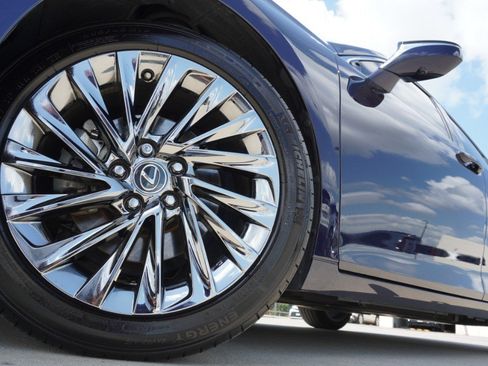 Certified 2025 Lexus ES 350 Ultra Luxury FWD image 11