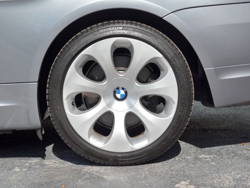 Used 2005 BMW 645Ci Convertible image 11